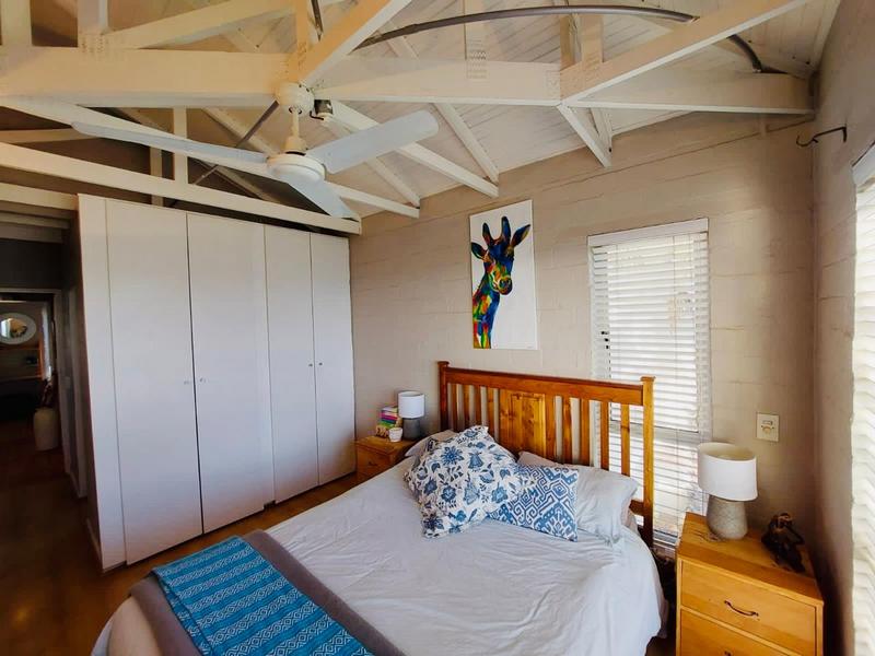 2 Bedroom Property for Sale in Vredehoek Western Cape